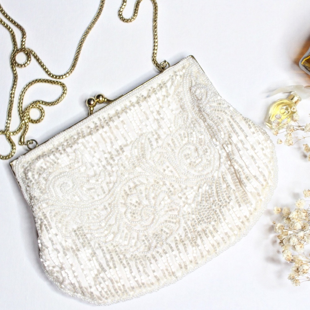 White snap pocket book ♥️